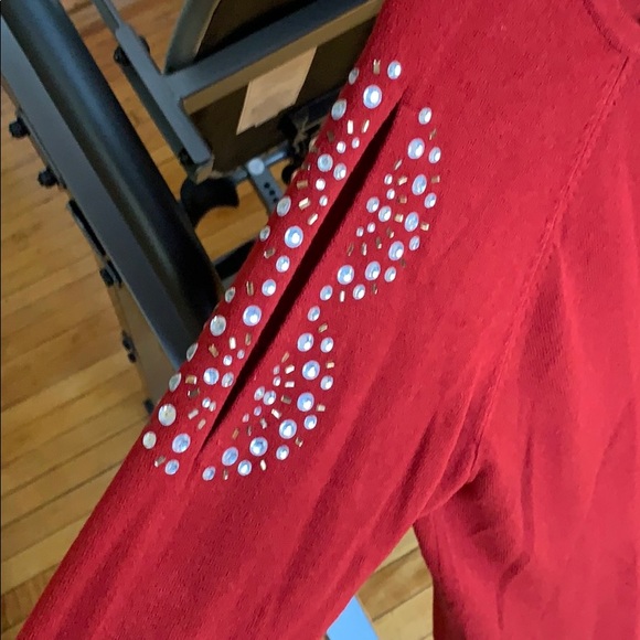 Red sweater - Picture 2 of 2